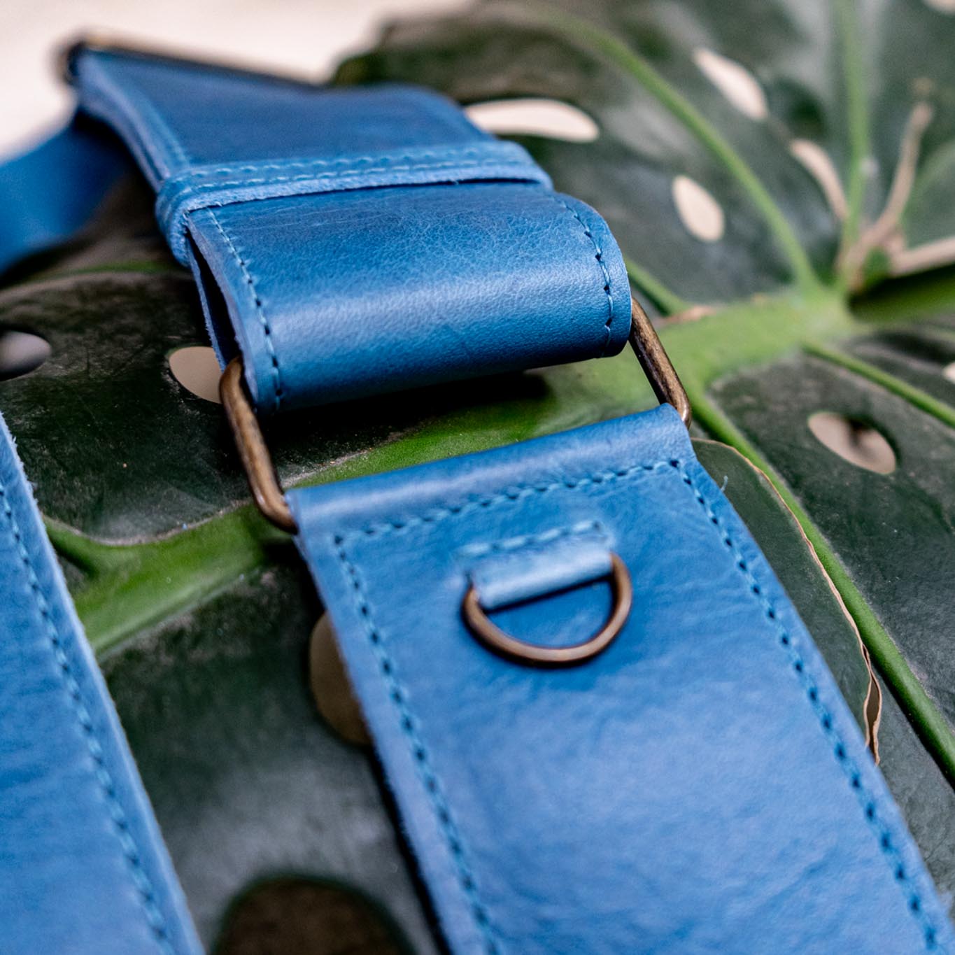 ADJUSTABLE WIDE STRAP - FULL LEATHER - CERULEAN