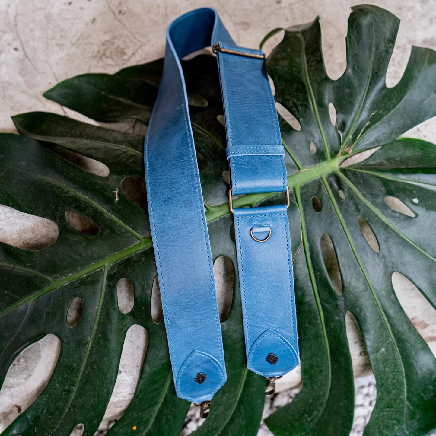 ADJUSTABLE WIDE STRAP - FULL LEATHER - CERULEAN