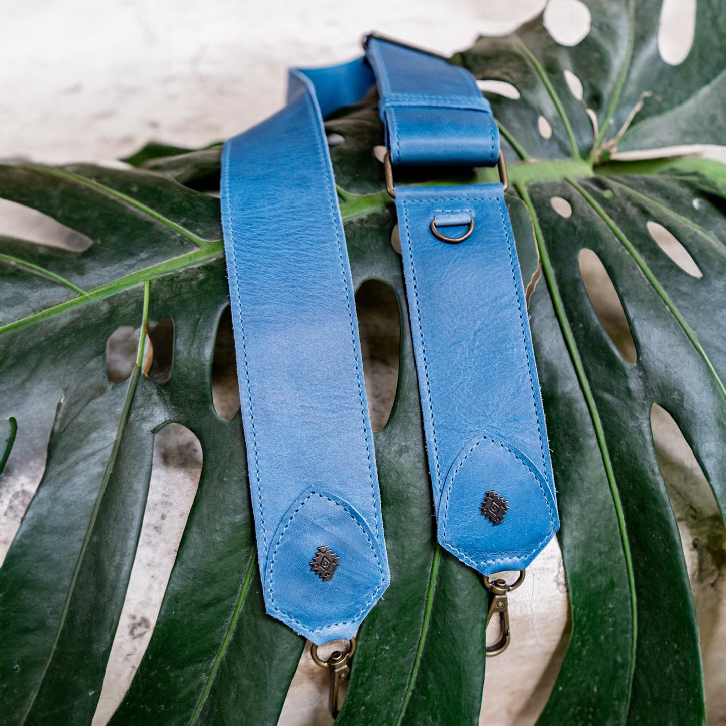 ADJUSTABLE WIDE STRAP - FULL LEATHER - CERULEAN