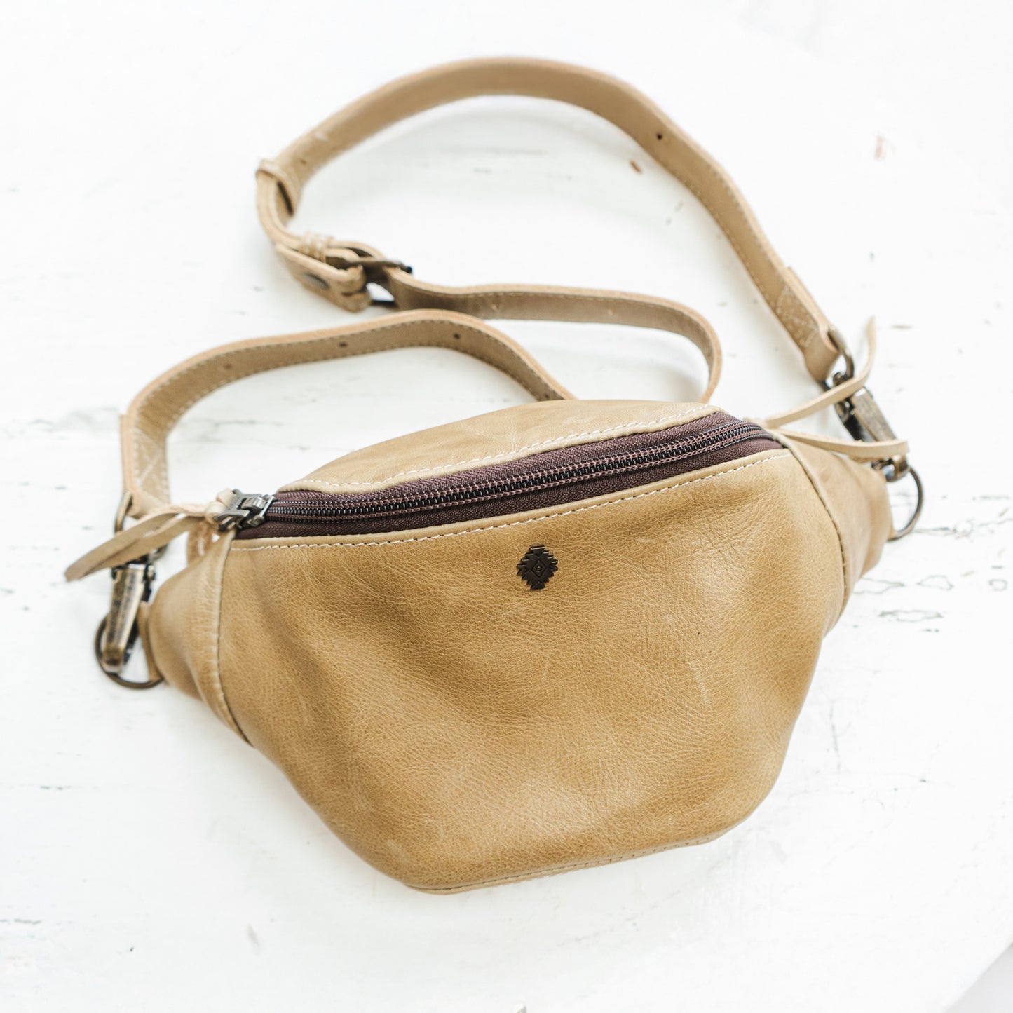 FANCY POUCH - FULL LEATHER - CAMEL