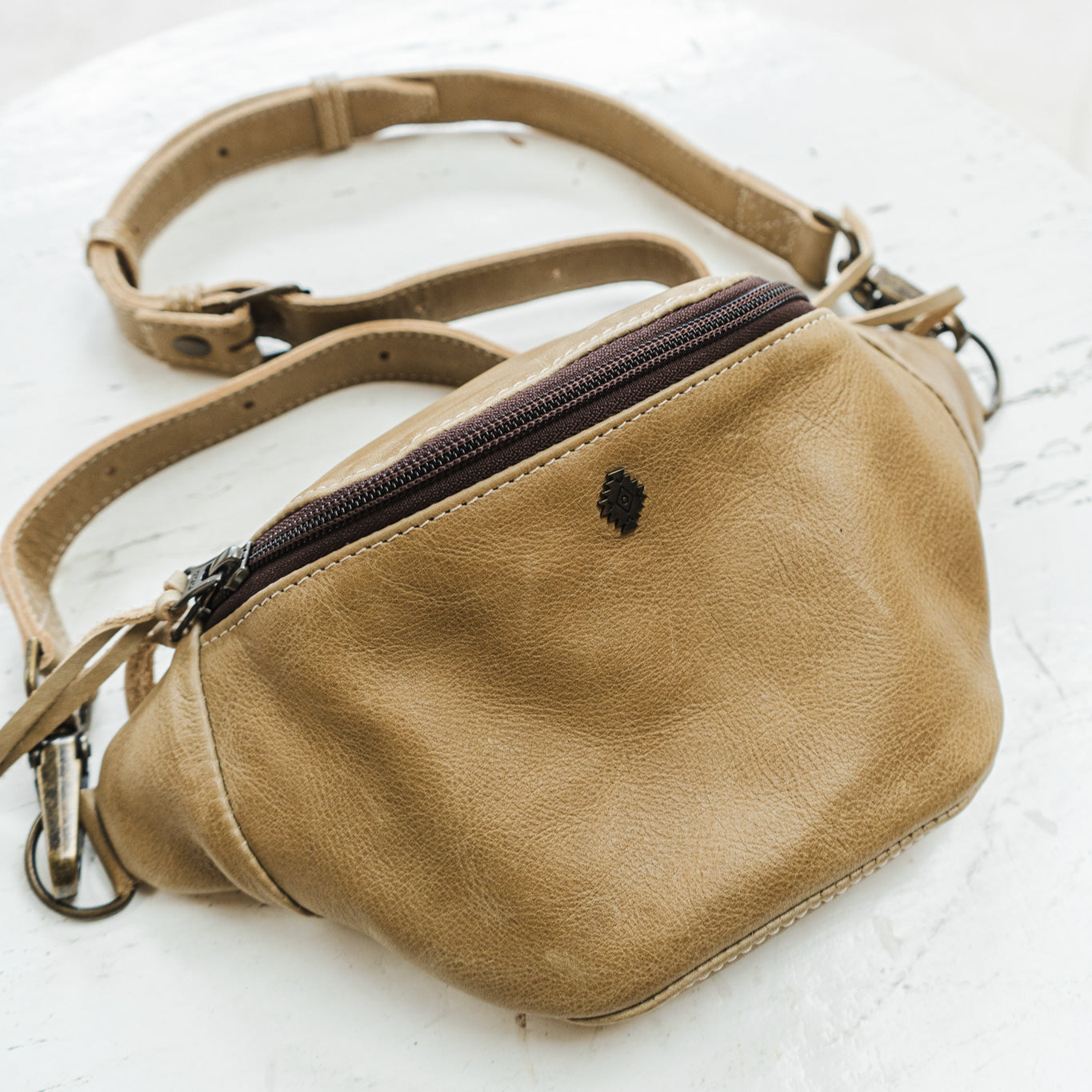 FANCY POUCH - FULL LEATHER - CAMEL