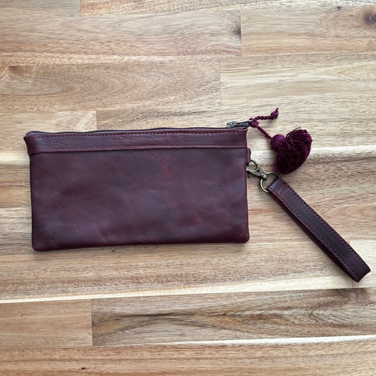 THE PERFECT CLUTCH - FULL LEATHER - VINO TINTO