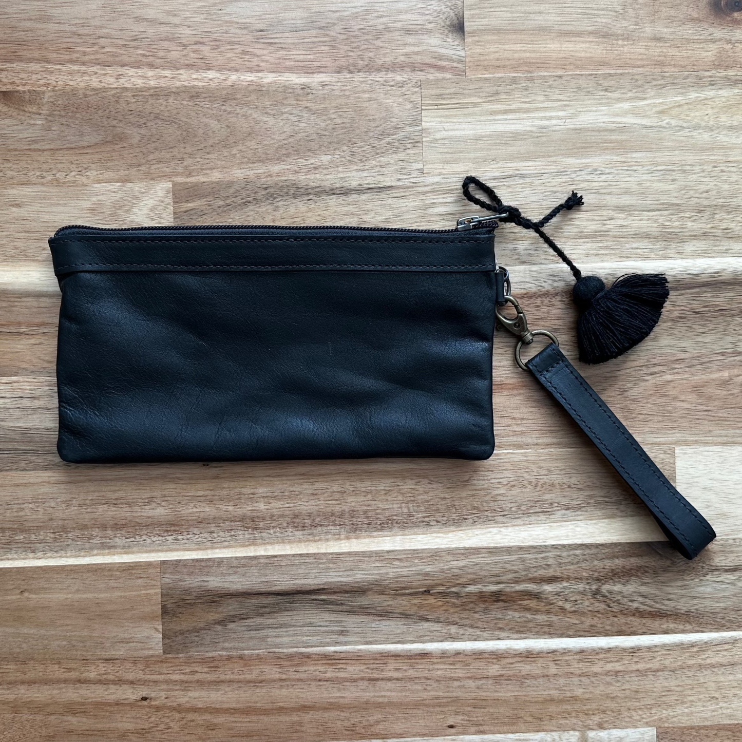 THE PERFECT CLUTCH - FULL LEATHER - BLACK