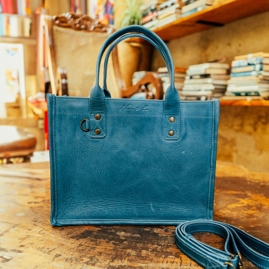 MEDIUM PERFECT TRAVEL TOTE - FULL LEATHER - CERULEAN