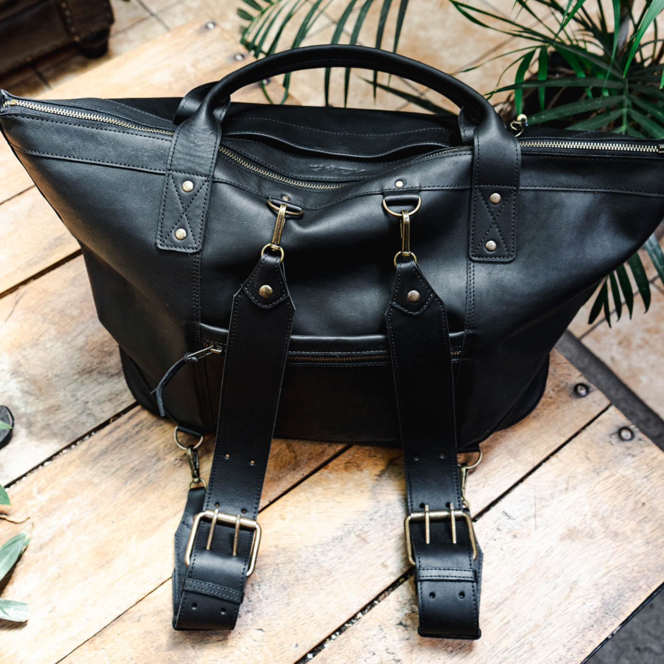 UPDATED PERFECT WEEKENDER - FULL LEATHER - BLACK