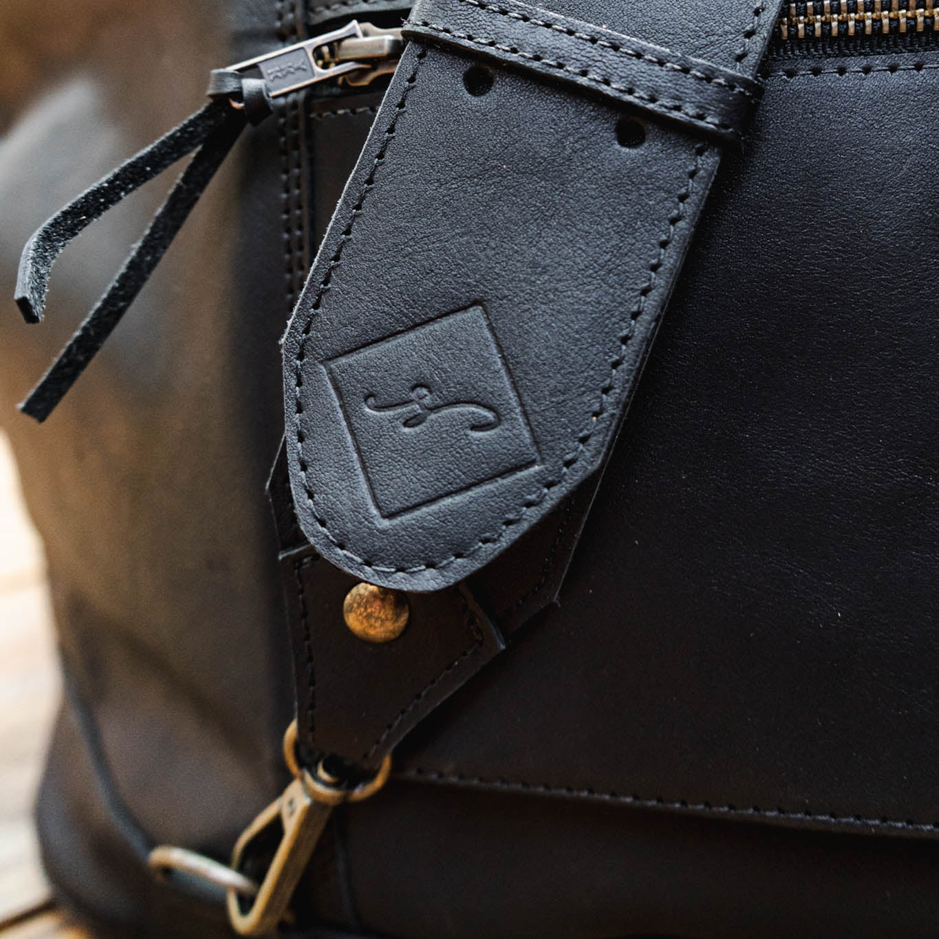 UPDATED PERFECT WEEKENDER - FULL LEATHER - BLACK