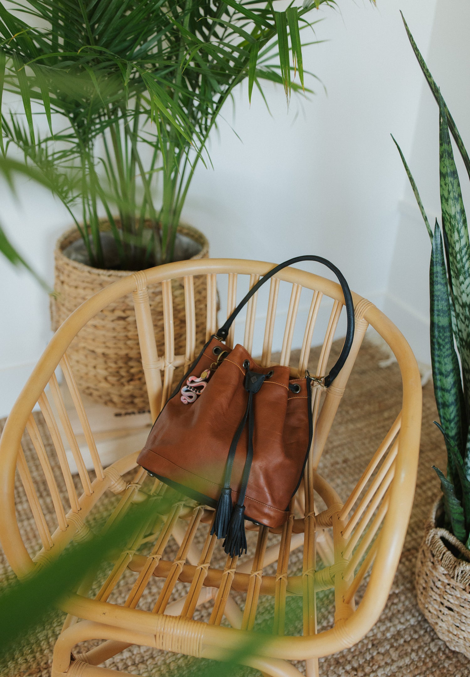 Fount bucket online bag