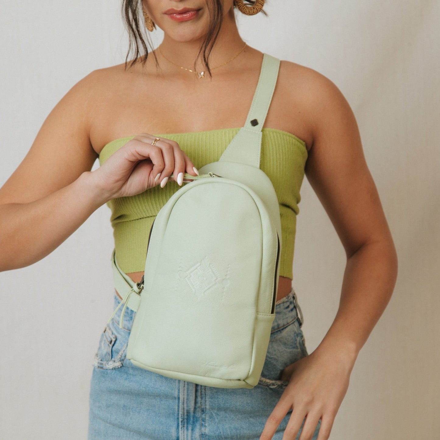 CROSSBODY SLING - FULL LEATHER - NEW MOON ICON - PISTACHIO